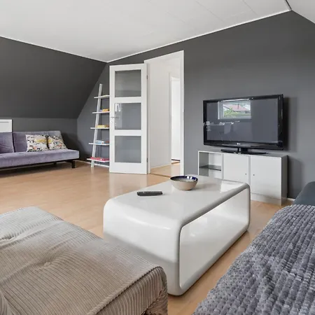 In Vlak Bij Strand, Haven En Appartement Neksø
