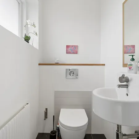 In Close To And Port Apartman *