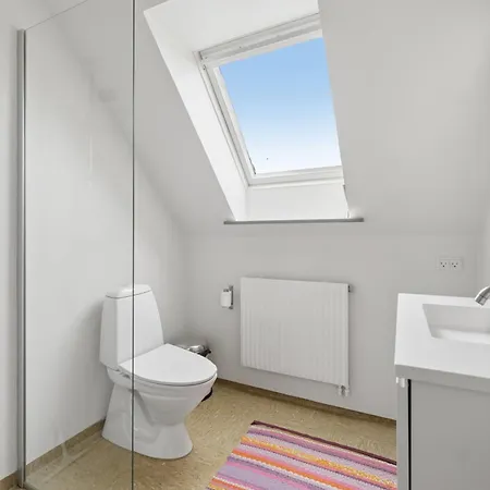 In Vlak Bij Strand, Haven En Appartement